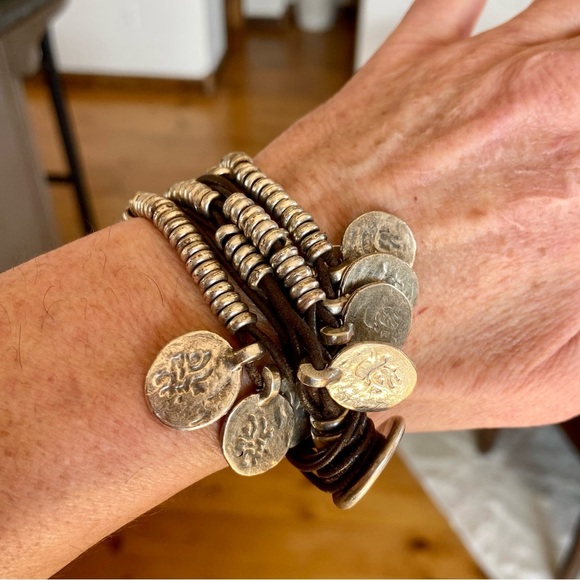 Uno de 50 Coin Charm Bracelet - Picture 8 of 13